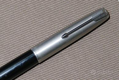 Penna stilografica Parker 51  cappuccio in acciaio