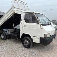 Autocarro ribaltabile nissan trade