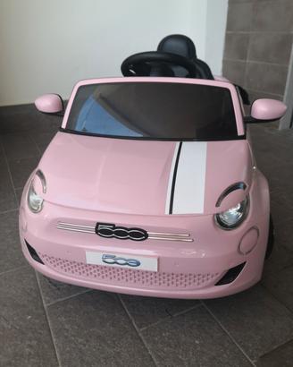Macchina  Fiat 500 con radiocomando, per bambini