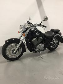 Honda shadow 750