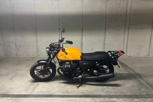 MOTO GUZZI V7 STONE
