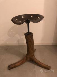 Sgabello con sellino trattore