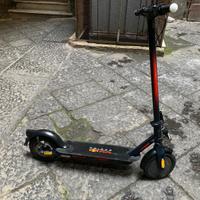 Monopattino Elettrico Red Bull