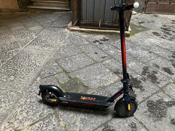 Monopattino Elettrico Red Bull