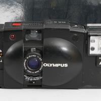 OLYMPUS XA2 CON FLASH