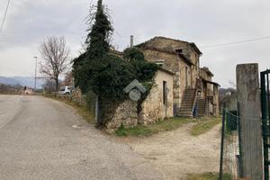 CASA SEMINDIPENDENTE A ISOLA DEL LIRI