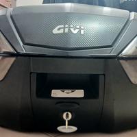 Bauletto Givi v47 per Moto e Scooter + kit montagg