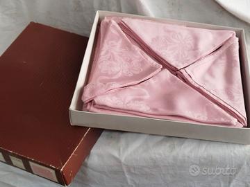 Tovaglia ovale in fiandra con 8 tovaglioli (NUOVA)