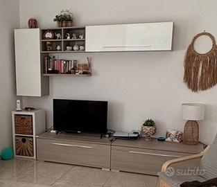 Parete attrezzata, cassettiera e armadio