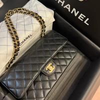 Borsa a mano CHANEL Classic Flap CF media con cate