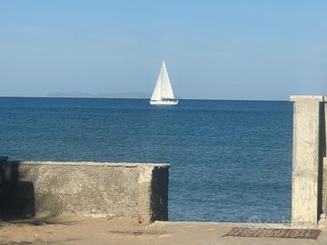 Piccolo monolocale sulla riva del mare