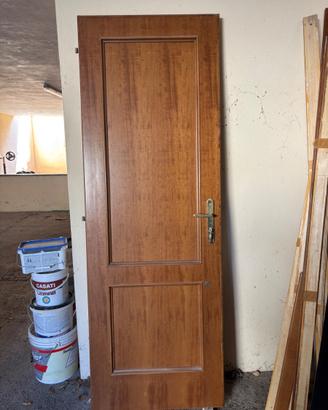 Quattro porte in legno