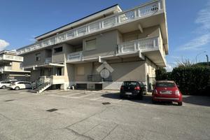 2 LOCALI A CARRARA