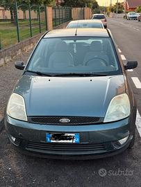 Fiesta benzina 150 000