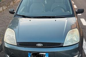 Fiesta benzina 150 000