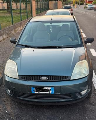 Fiesta benzina 150 000