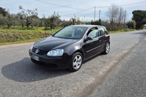 Volkswagen Golf 1.6 16V FSI 3p. Sportline