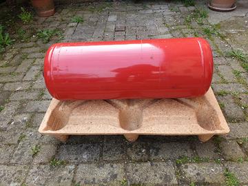 Serbatoio ,cisterna .