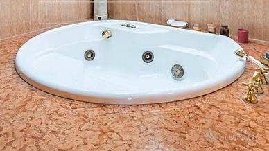vasca idromassaggio e sanitari