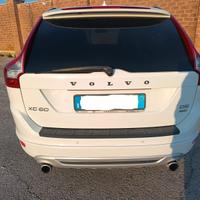 VOLVO XC 60 R-DESIGN D5