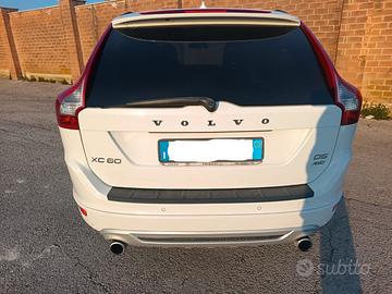 VOLVO XC 60 R-DESIGN D5