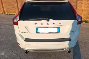 VOLVO XC 60 R-DESIGN D5