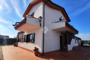 PORZIONE DI TRIFAMILIARE A FOGGIA