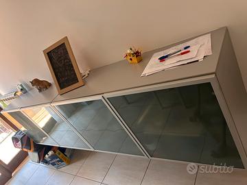 Credenza Ikea serie MATTILA con ante in vetro