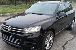 VW Touareg 3.0 V6 245 hp con gancio traino