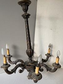 Lampadario antico in legno