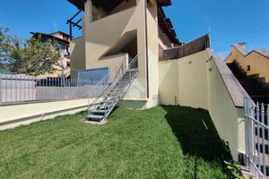 VILLA A SCHIERA A LABICO