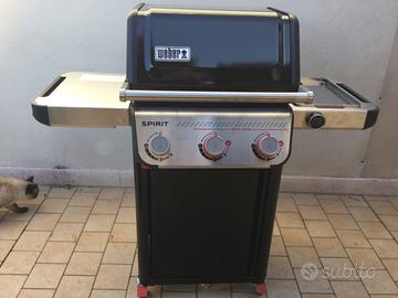 Barbacue a gas mod. Weber Ep325 nuovo