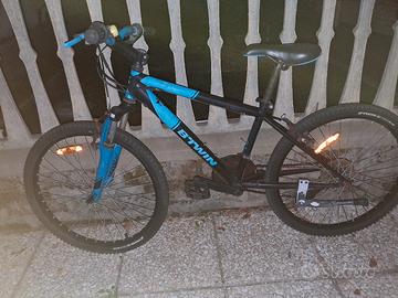 bicicletta mountain bike b-twin rockrider 500 24 