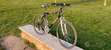 Ibrida Fausto Coppi Alluminio 28" 21V Altus