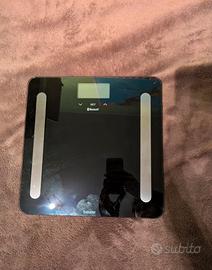 bilancia Beurer nera bluetooth ricaricabile 