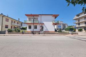 BIFAMILIARE A CASTELLALTO