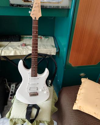 chitarra elettrica pacifica 012