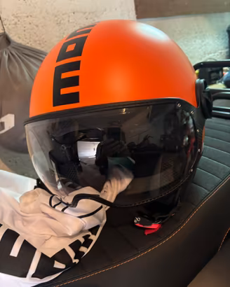Casco momo design