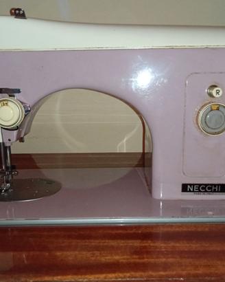Macchina per cucire Necchi