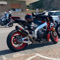Aprilia tuono v4 factory
