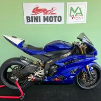 YAMAHA YZF R6 PISTA