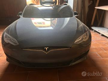 Auto per bambini tesla model S Radio Flyer #190