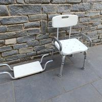 Dispositivi bagno (sedia da doccia + seduta vasca)