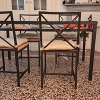 Tavolo Ikea in vetro e metallo nero e 4 sedie