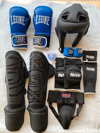 KIT ABBIGLIAMENTO MUAY THAI 10-12 ANNI TAGLIA M