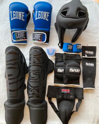 KIT ABBIGLIAMENTO MUAY THAI 10-12 ANNI TAGLIA M