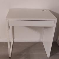 Scrivania micke ikea