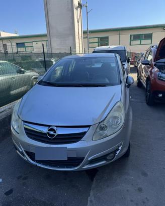 Opel Corsa 2010 1.4 benzina