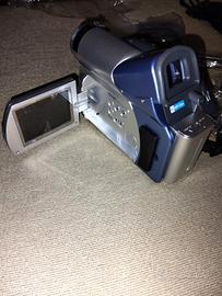 Telecamere con custodia, cavi ed accessori. 