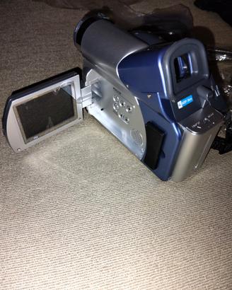 Telecamere con custodia, cavi ed accessori. 